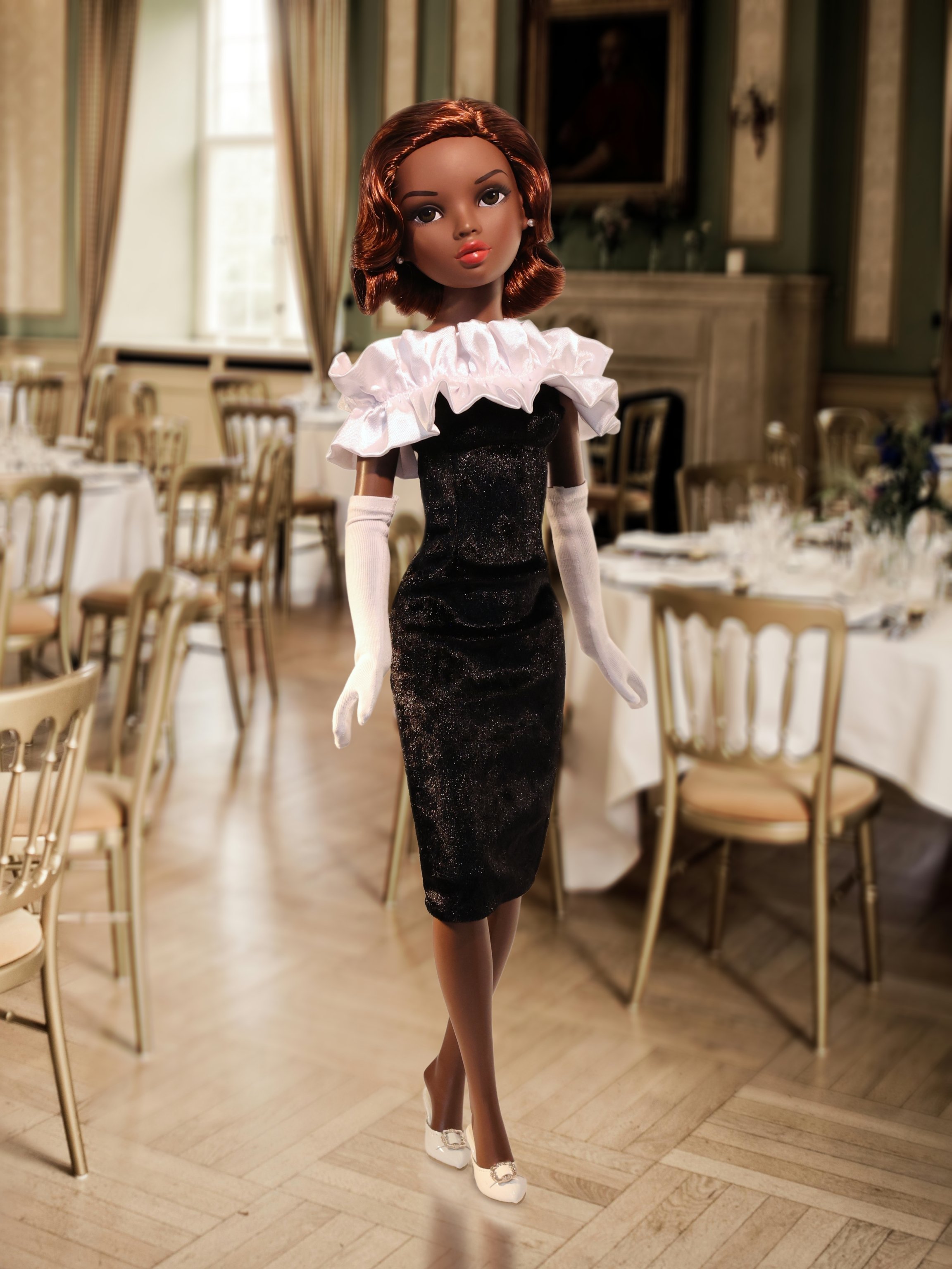 Retro Chic 1960s-Inspired Paper Dresses for Gwen & Zee Dolls